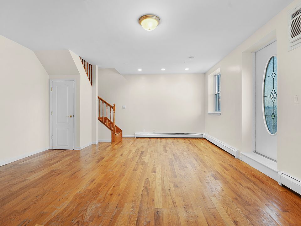 1st image of 567 Warren St #Penthouse 6
