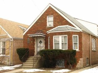 7133 S Troy St, Chicago, IL 60629