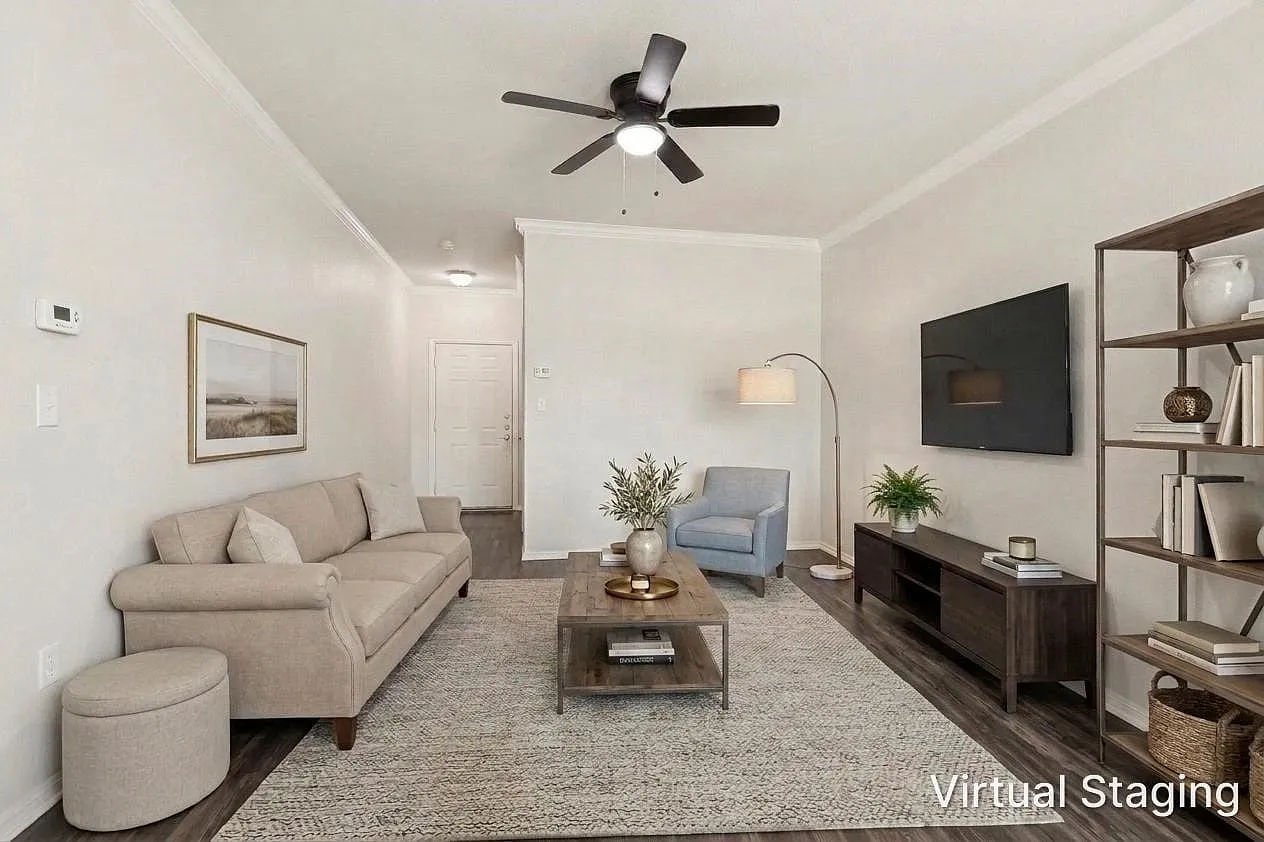 3 bed, 2.5 bath, 1304 sqft, $2,000 — Photo 2