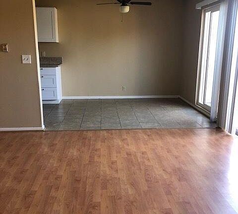 3rd image of 1301 Glenwood Dr #C