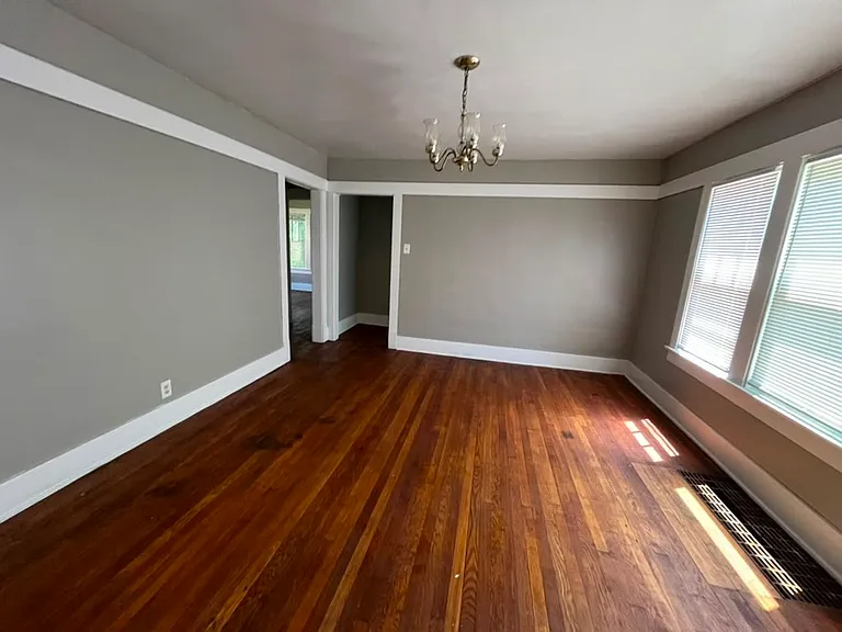 312 S McClellan St — Photo 13