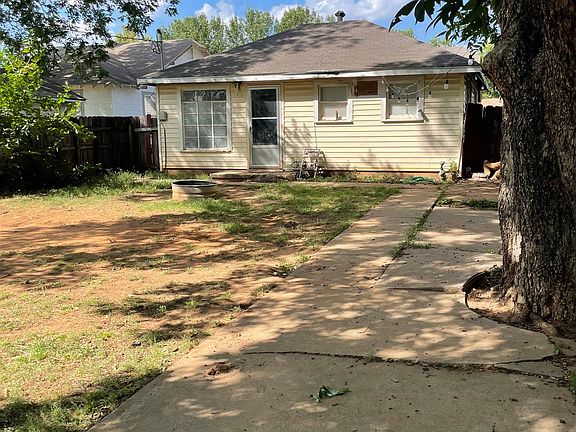 2nd image of 1210 W Pine Ave