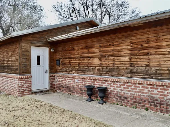405 E Oklahoma St, Hennessey, OK 73742