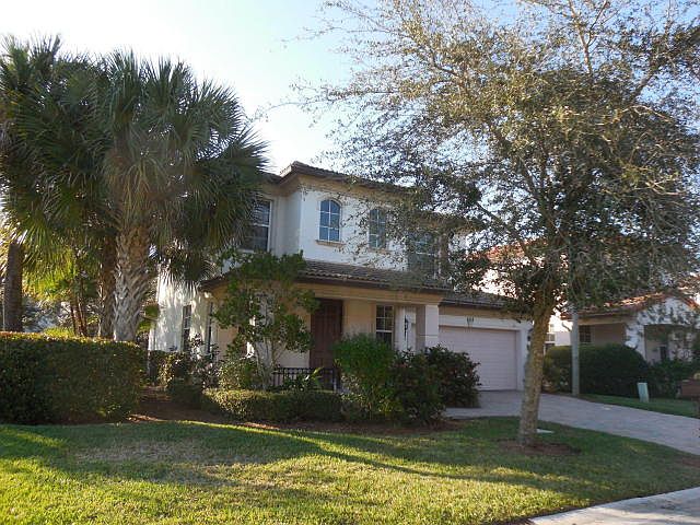 1st image of 608 Castle Dr