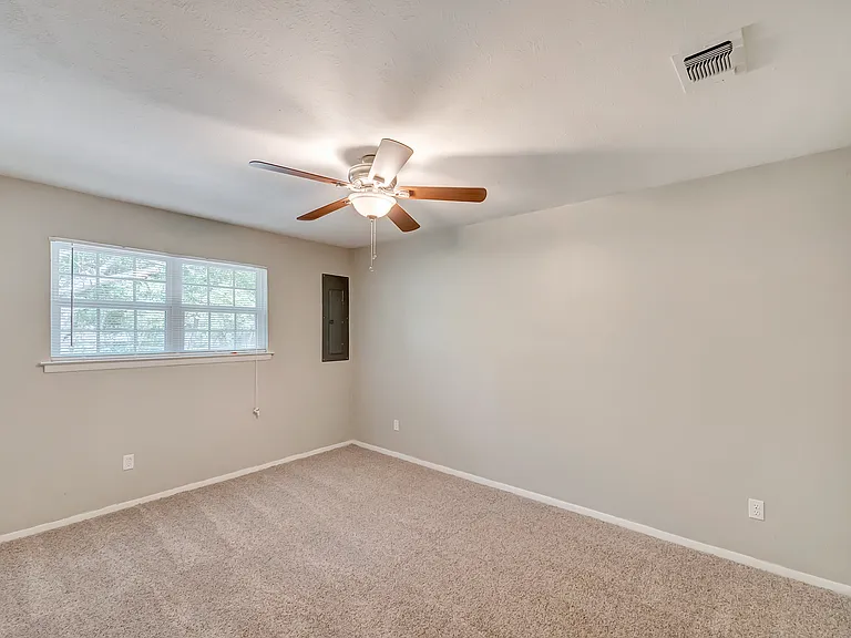 2833 Kingsbury Ave — Photo 23