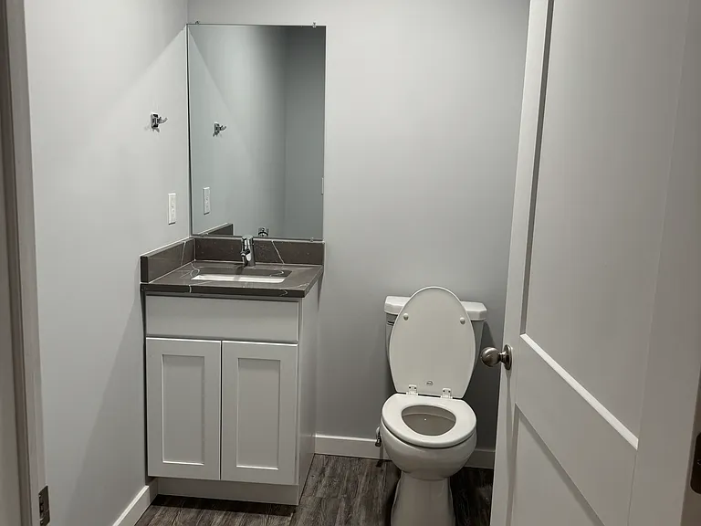 1100 N Baltimore Ave #5 — Photo 6