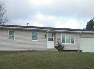 3202 Pleasant Dr, Bettendorf, IA 52722