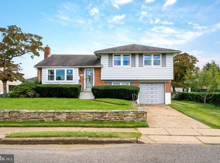 9947 Montour St, Philadelphia, PA 19115
