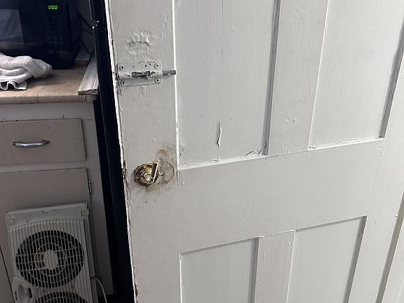 4th image of 406 S Meridian St #11328024