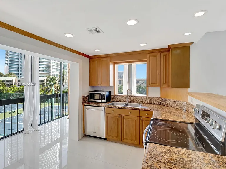 2333 Brickell Ave #305 — Photo 9