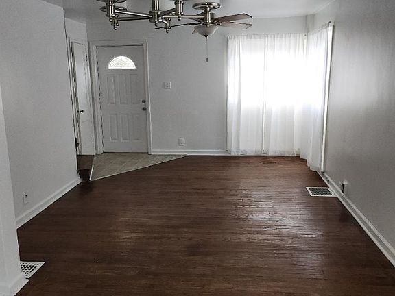 3rd image of 251 S Emerson Ave