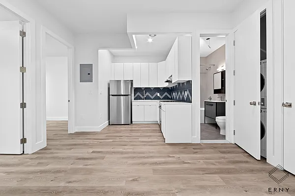 Rented by ERNY LLC | media 24