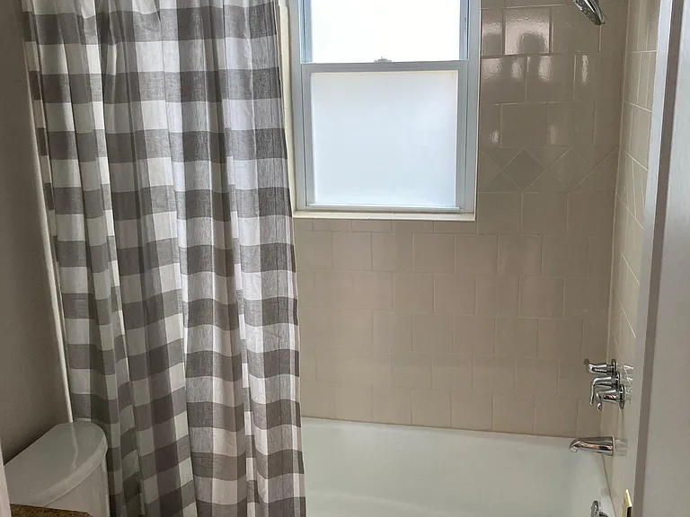 2723 Alberts Ct — Photo 8