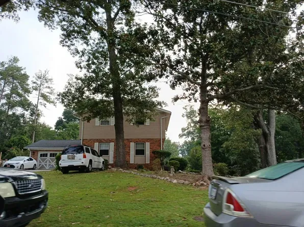 109 Greenbriar Rd, Greenwood, SC 29649