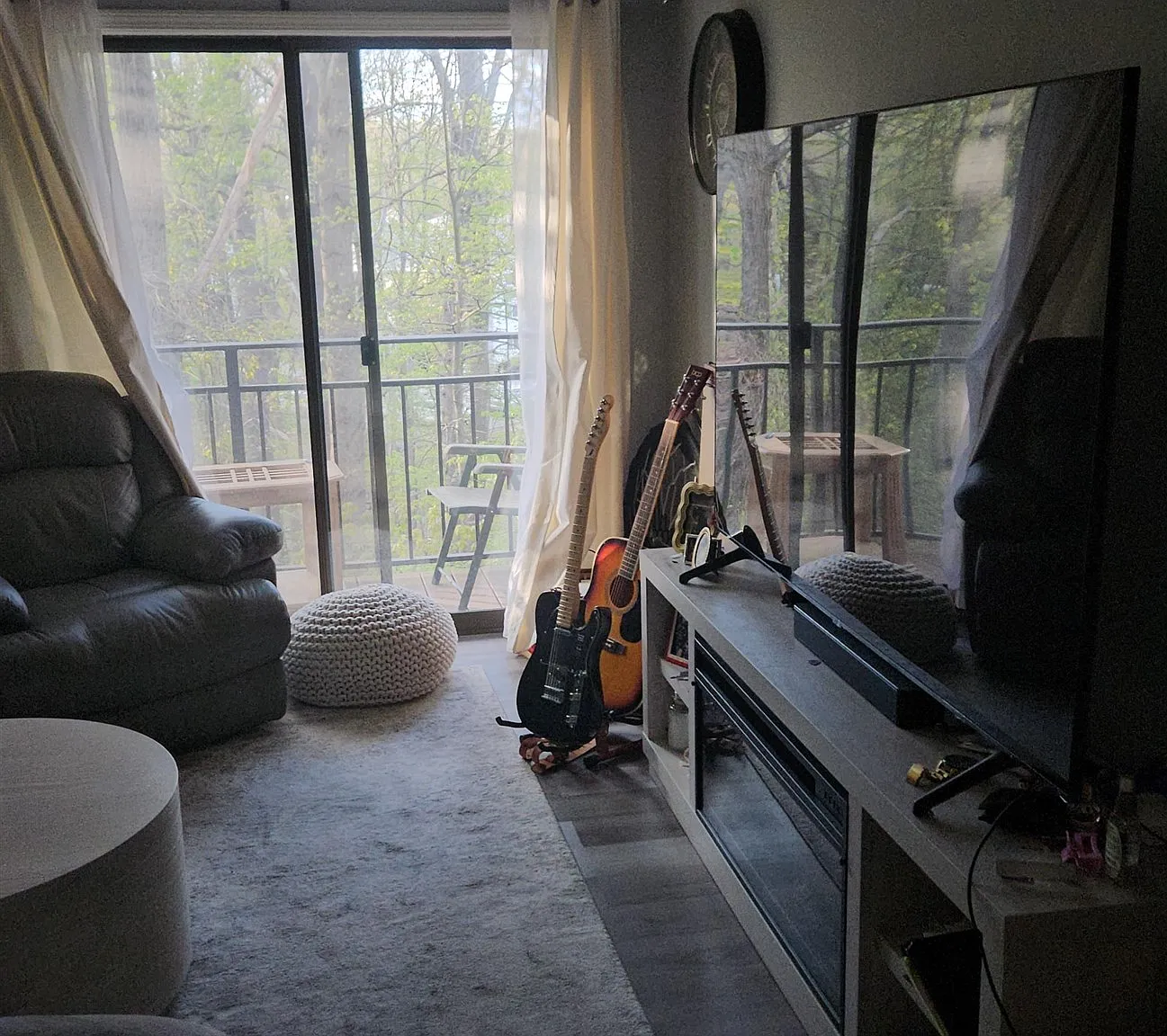 2 bed, 1.0 bath, 898 sqft, $2,200 — Photo 3