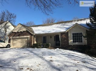 8809 Birch Ln, Prairie Village, KS 66207