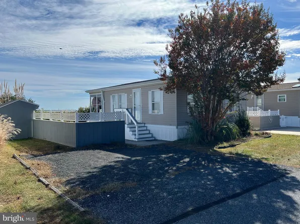 8821 Bay Ridge Dr, Berlin, MD 21811