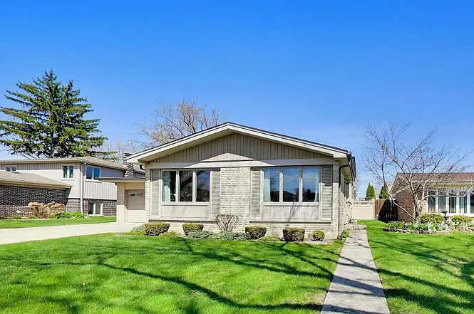 634 W Millers Rd — Photo 2