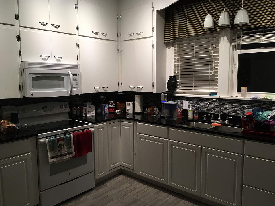 1st image of 722 S Main St