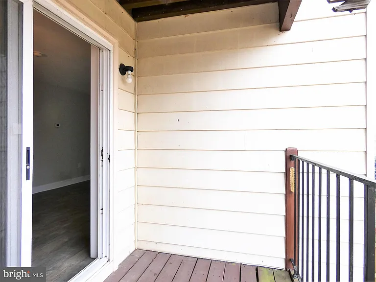 4128 Hamlin Ct — Photo 29