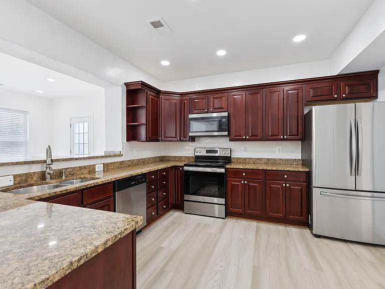 10828 Miller Rd — Photo 22