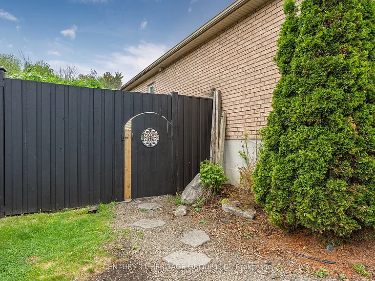 51 Burbank Cir #BASEMENT — Photo 26