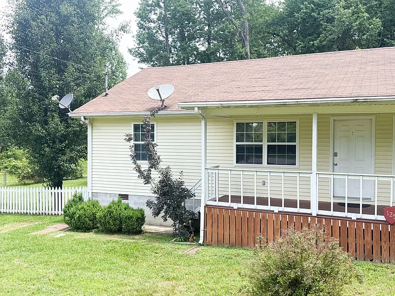 125 W Bangham Rd — Photo 1