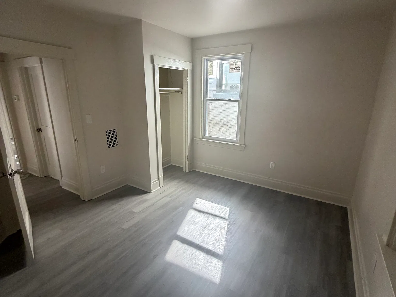 3 bed, $1,800 — Photo 4