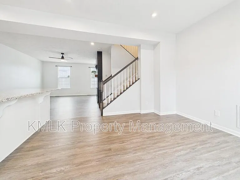 4037 N Steels Cir — Photo 23