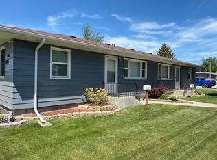 1106 Park Dr, Grand Forks, ND 58201