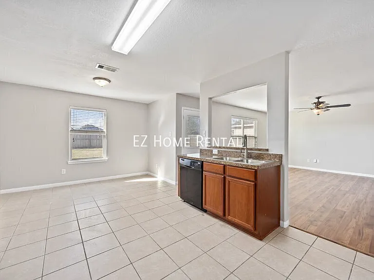 16267 Silver Wing Ln — Photo 6