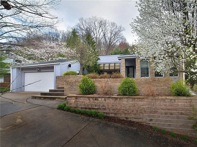 1st image of 3927 Laurel Oak Cir