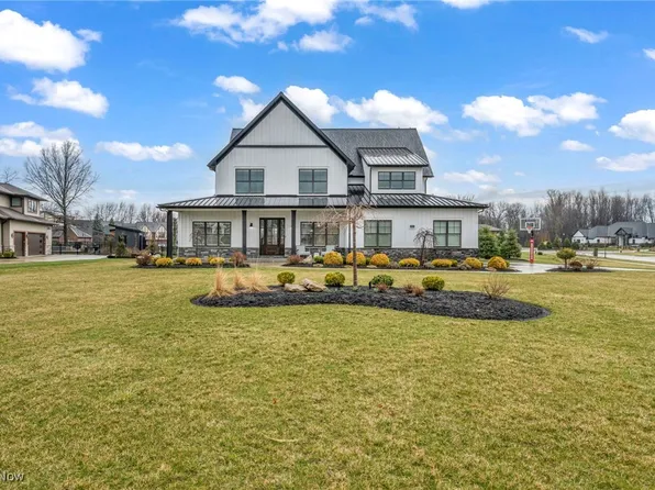 29312 Graystone Dr, Westlake, OH 44145