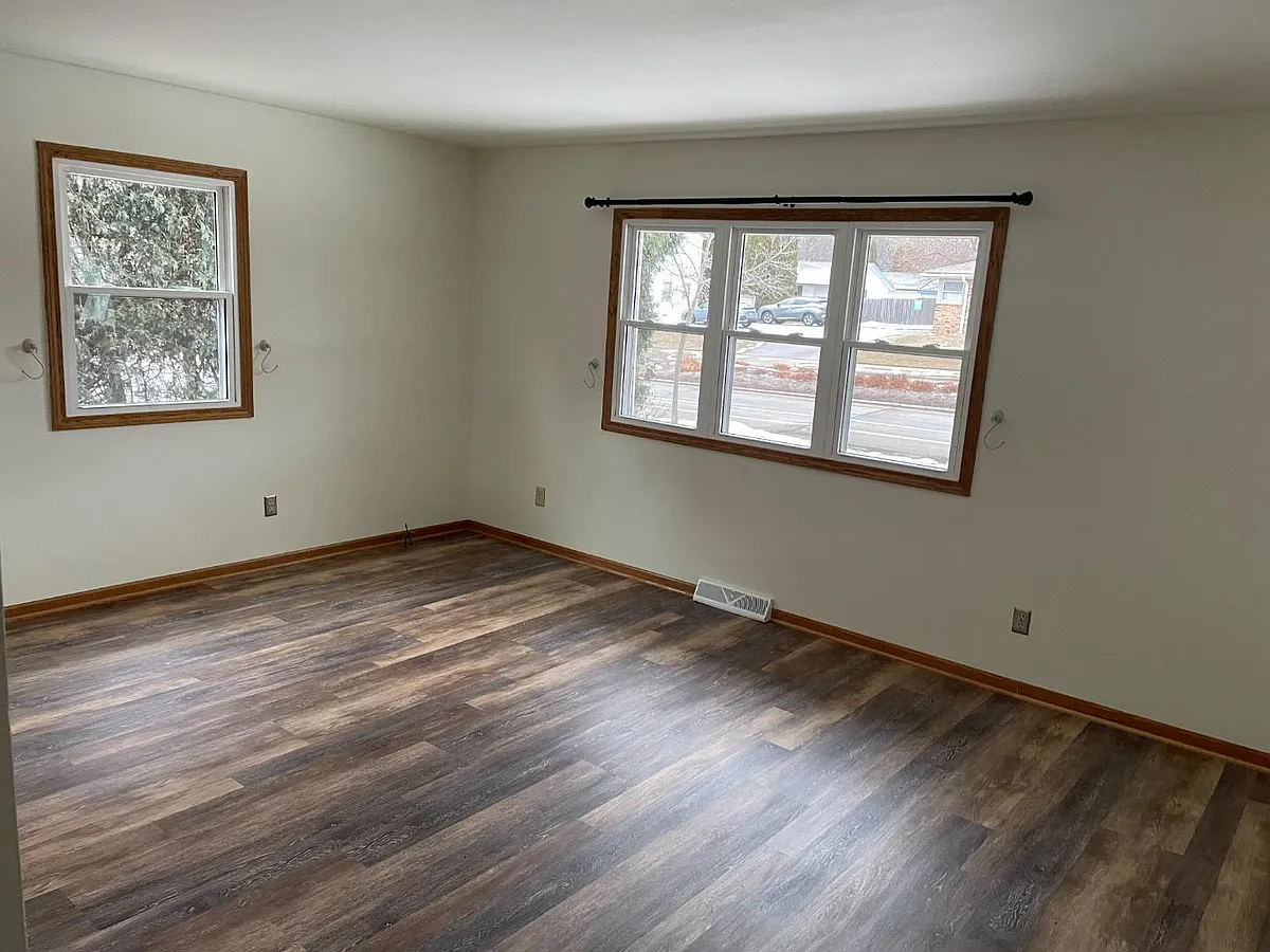 Unit Photo - 9221-9223 W Morgan Ave