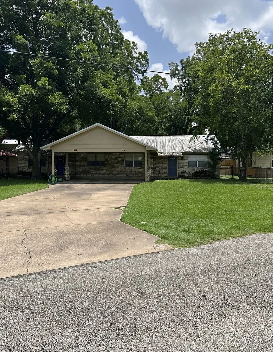 417b North Street — Photo 3