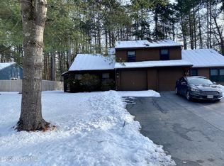 9 Wake Robin Rd, Malta, NY 12020
