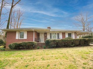 409 Dogwood Dr, Greenwood, SC 29646