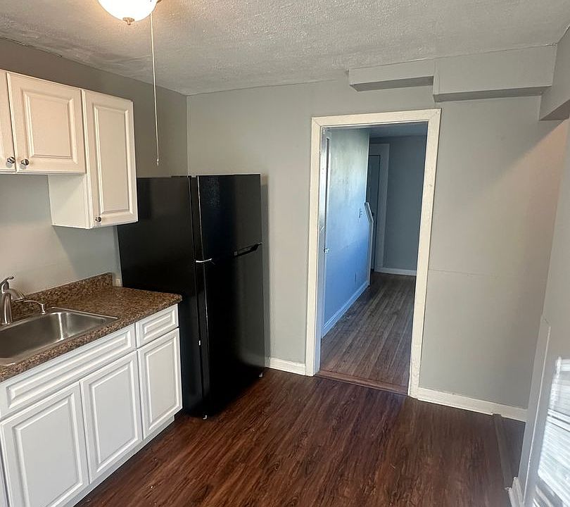 1st image of 11-23 Blackmore St #11