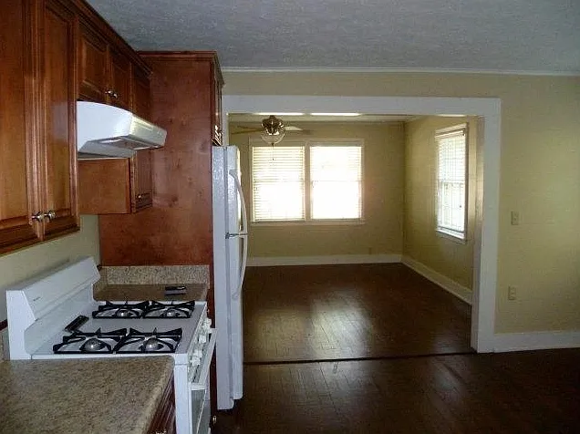 Vaughn Ave Available in October! — Photo 4