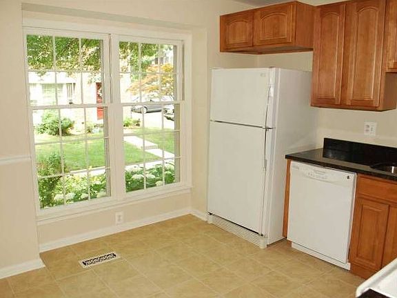 2nd image of 6901 Lafayette Park Dr