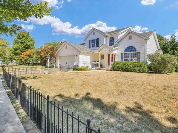 304 E Tomaras Ave, Savoy, IL 61874