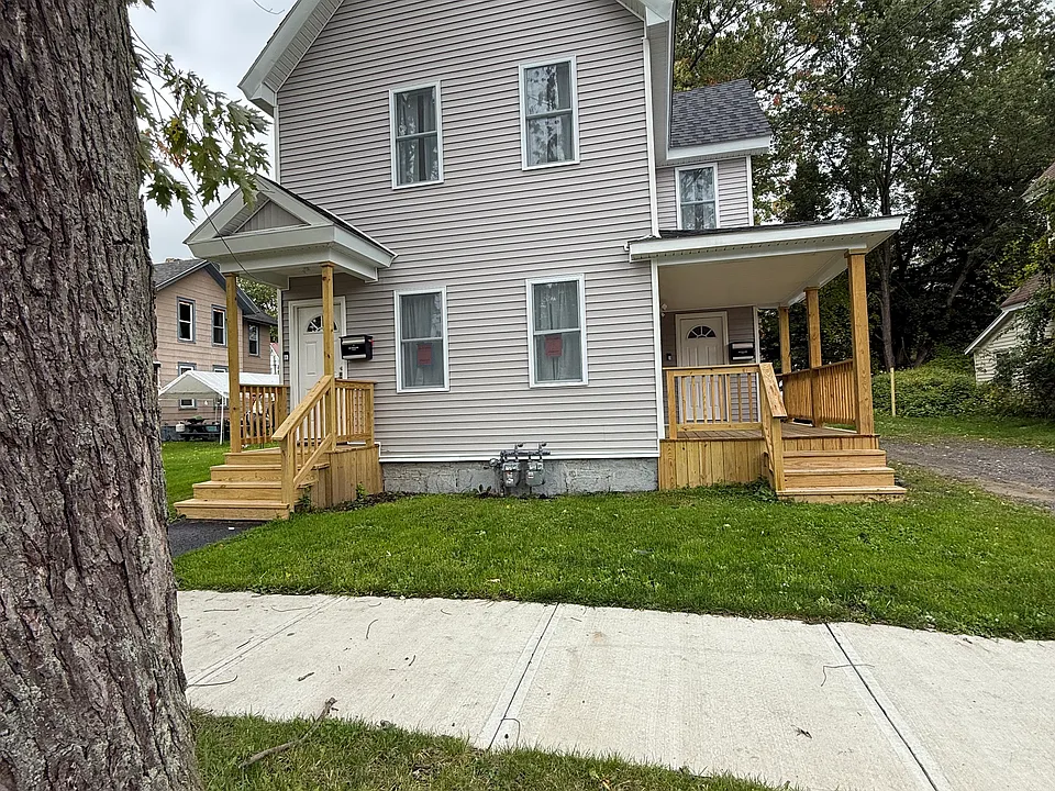 102 W 8th Ave #2