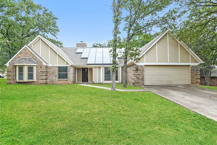 1009 Woodridge Dr