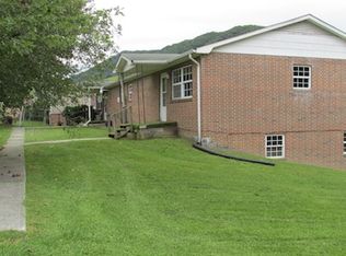 412 Dial Rock Rd APT 4, North Tazewell, VA 24630