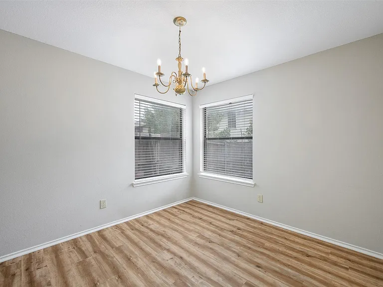 3404 Napolean Ct — Photo 8
