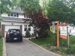 10 David Ct, Huntington Station, NY 11746