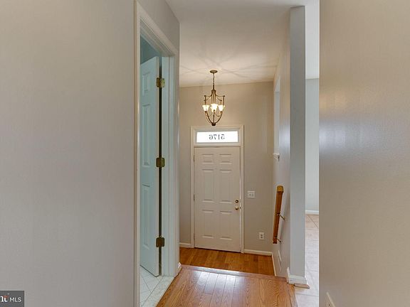 5th image of 5176 Woodfield Dr
