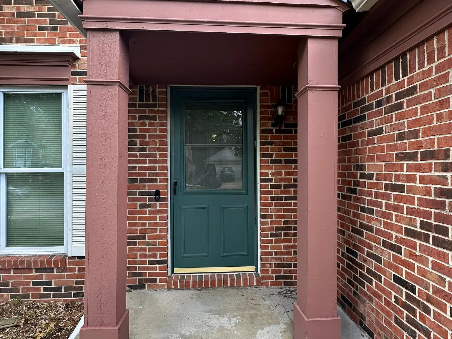 3 bed, 2.5 bath, 1865 sqft, $2,600 — Photo 2