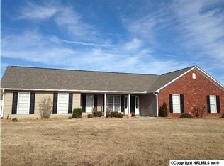 105 Saint Martin Dr, Rainbow City, AL 35906