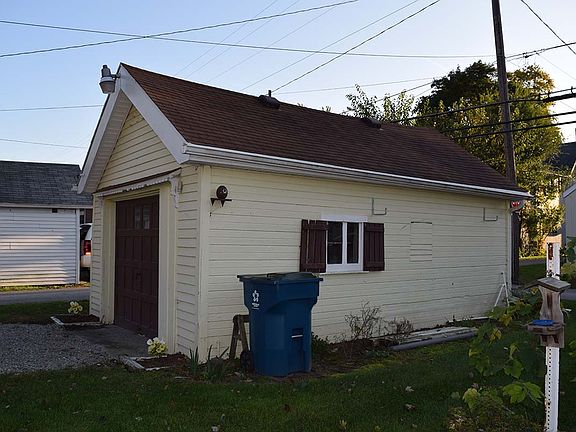 2nd image of 217 Lincoln Ave